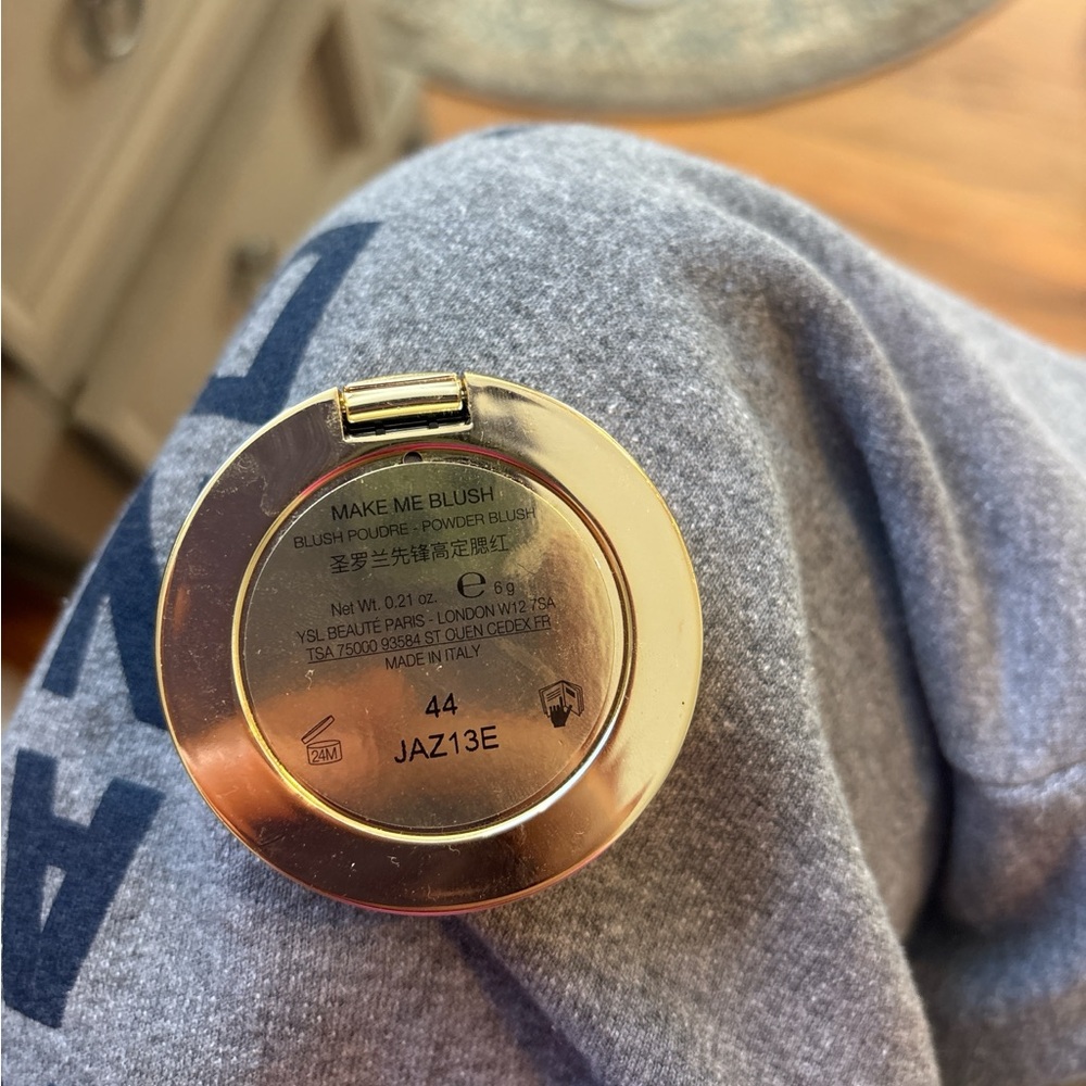 Yves Saint Laurent Gold Blush Compact - Picture 3 of 3